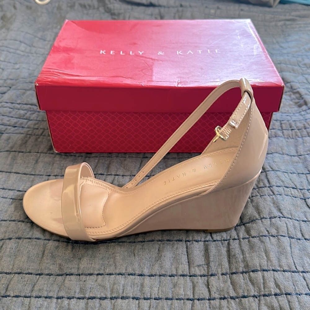 Kelly and Katie Addison Wedges - Nude